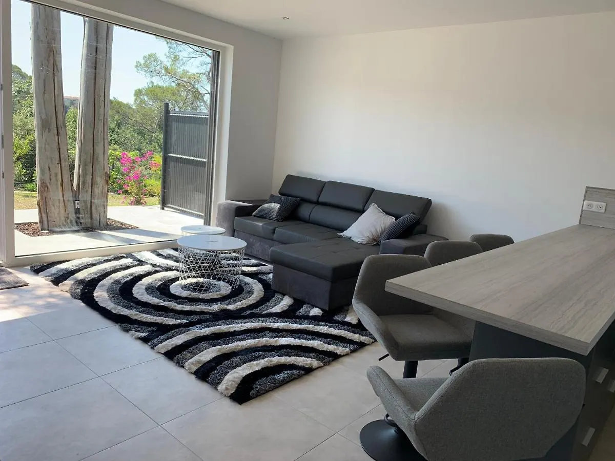 La Balma - 4 Appartements Avec Jardin En Maison Passive De Plain Pied A Frejus-Saint-Raphael